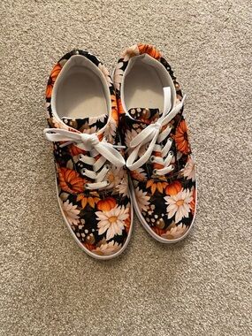 Floral Fall Canvas Lace-Up Sneakers for Women - Orange & Black